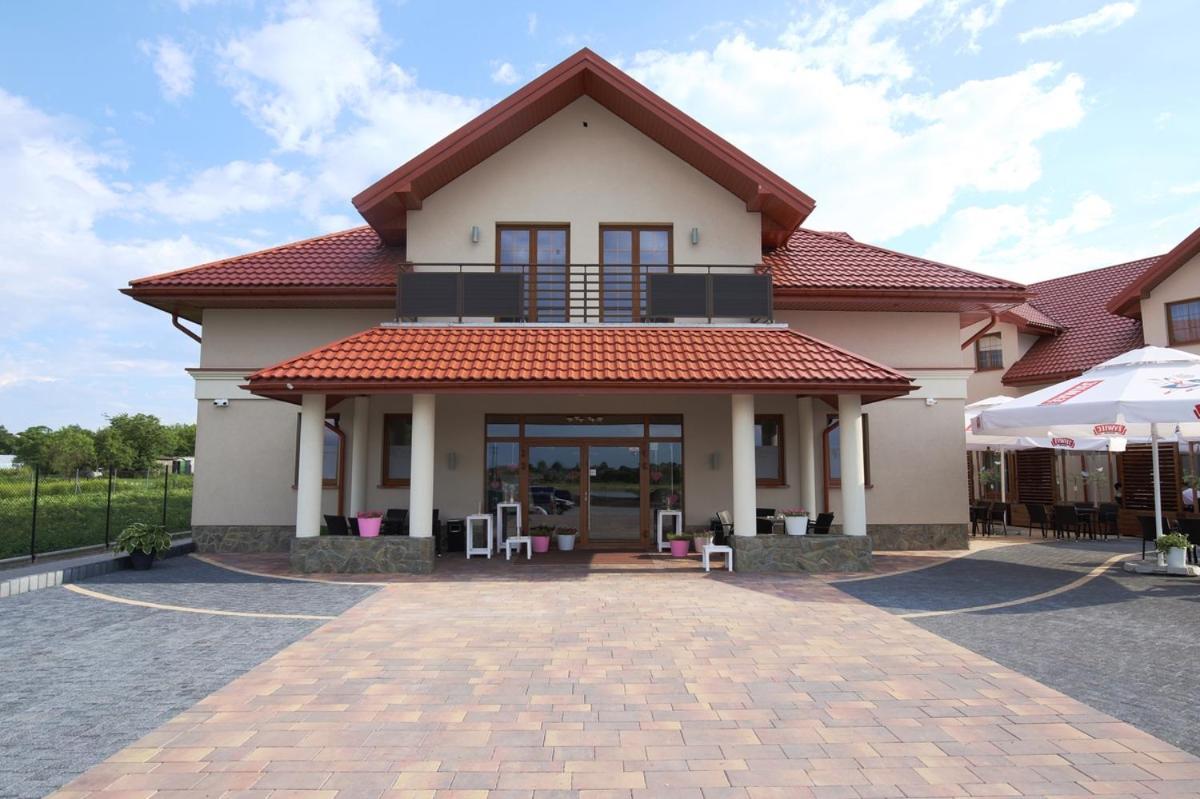 Malinowy Dwor Wielun Exterior photo